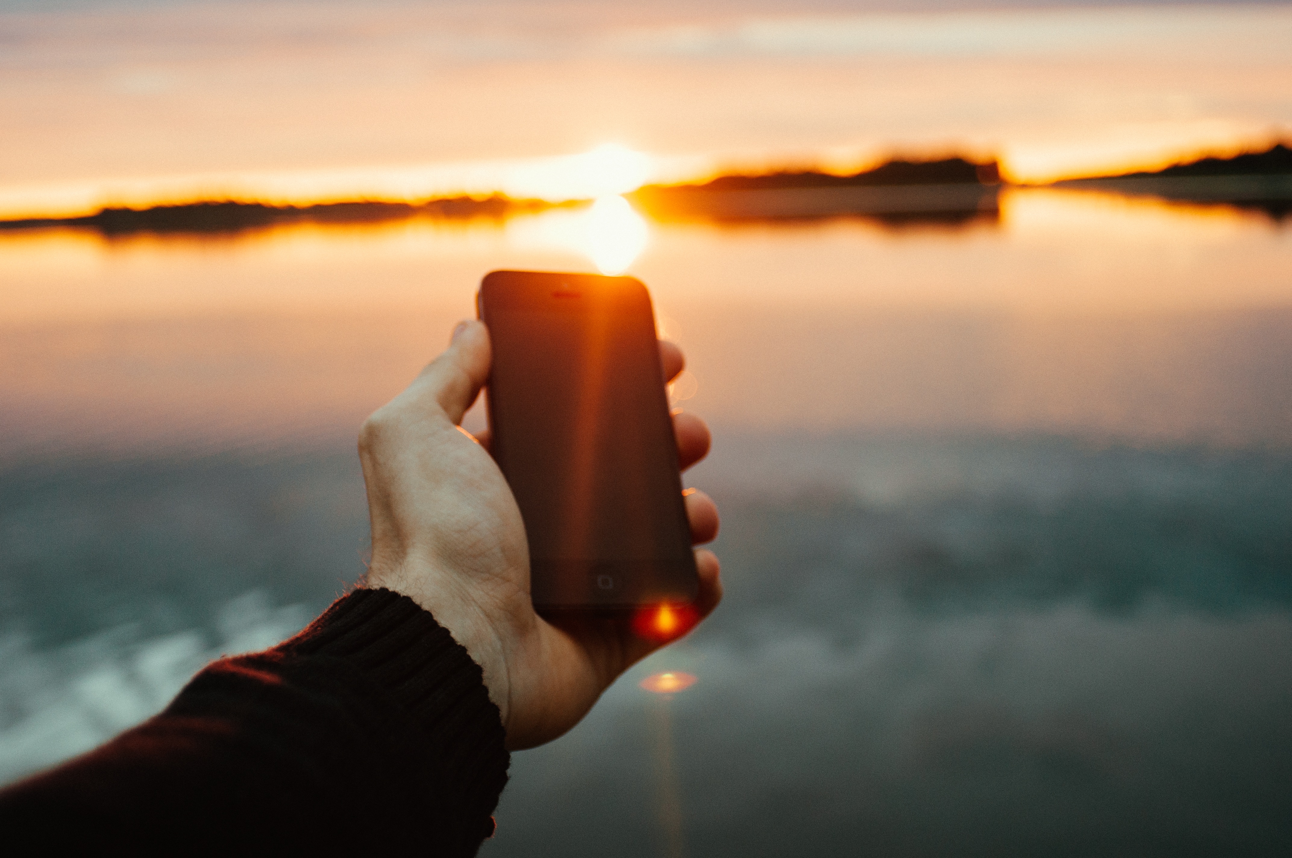 How to Be Mindful in Technological Age?