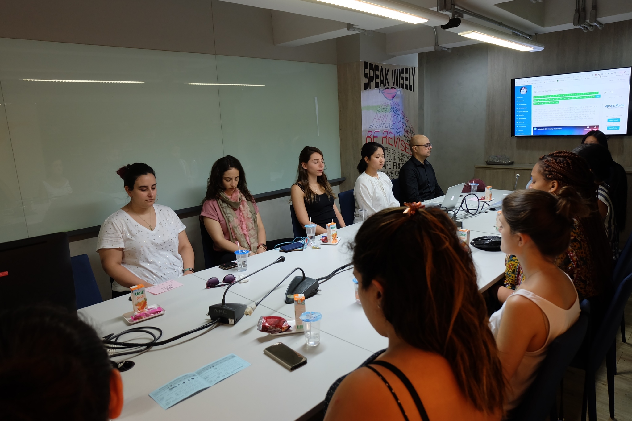 Harvard scholars inquire how to apply mindfulness in education curriculum