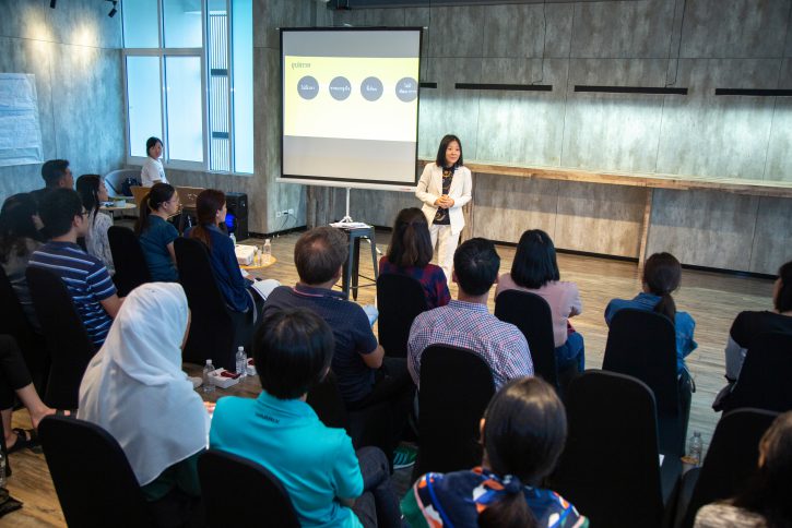 Tips for Job Satisfaction: How to Think out of the Box?